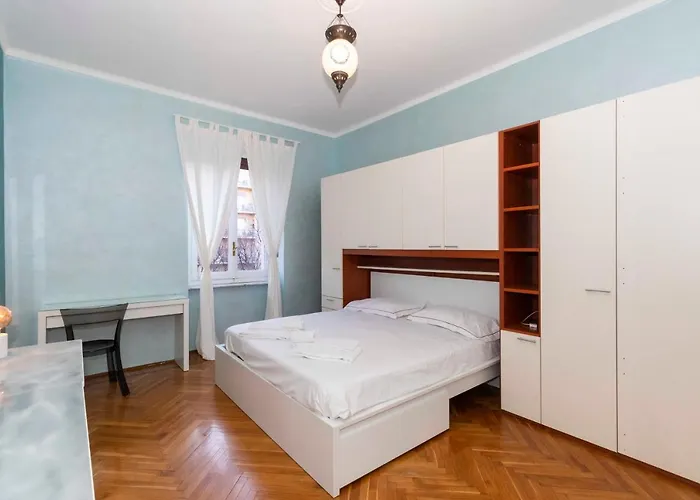 Borgo Filadelfia Functional Apartment